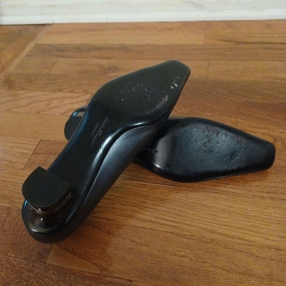 Salvatore Ferragamo Women's Square Toe Pumps Sz 8 - Picture 9 of 9